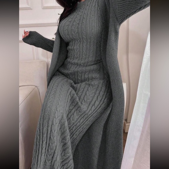 Luxe Chunky Cable Knit Sleeveless Dress Cardigan Set - Picture 5 of 8